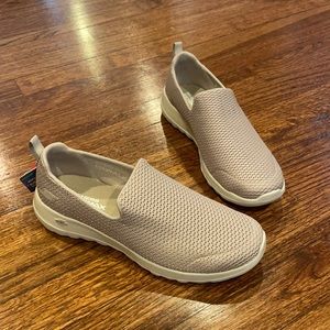 Skechers Goga Max slip on sneakers